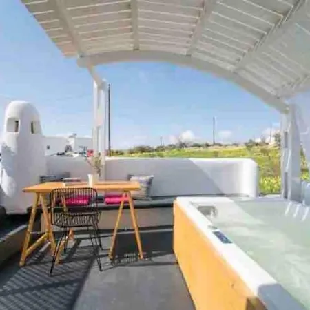 Jaccuzzi Romantic In Firostefani,sea View! Apartment *