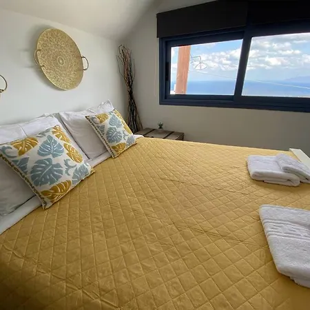 Jaccuzzi Romantic In Firostefani,sea View! Apartment Fira (Santorini)