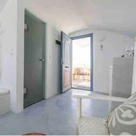 Jaccuzzi Romantic In Firostefani,sea View! Apartment *